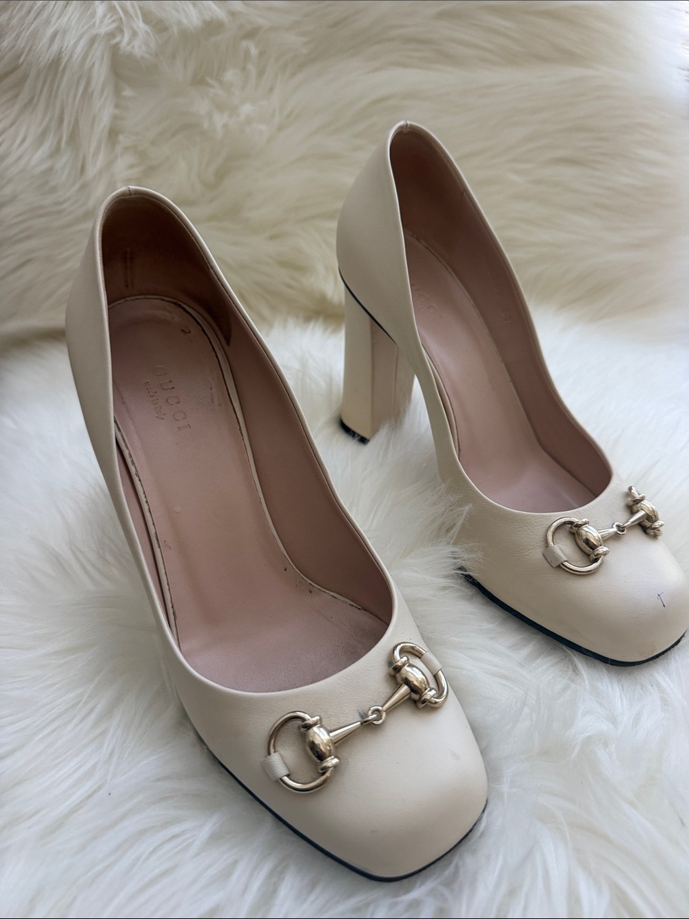 Gucci Cream Leather Block Heel Pumps with Gold Horsebit